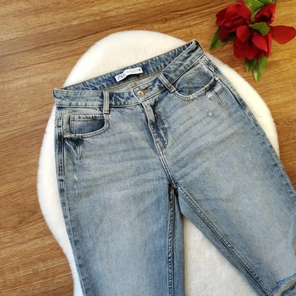 Zara Distressed Straight Leg Jeans - Size 0 - Picture 3 of 10